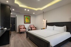 SQ Hang Gai Hotel and Spa