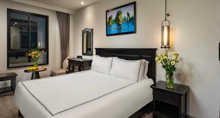 SQ Hang Gai Hotel and Spa Room Type - Deluxe Double or Twin Room with Inner Window