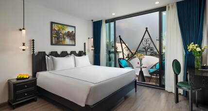 SQ Hang Gai Hotel and Spa Room Type - Suite Room with balcony