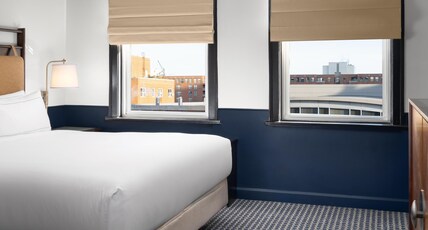 Hilton Orrington/Evanston Room Type - 1 KING MOB ACC W  RI SHWR