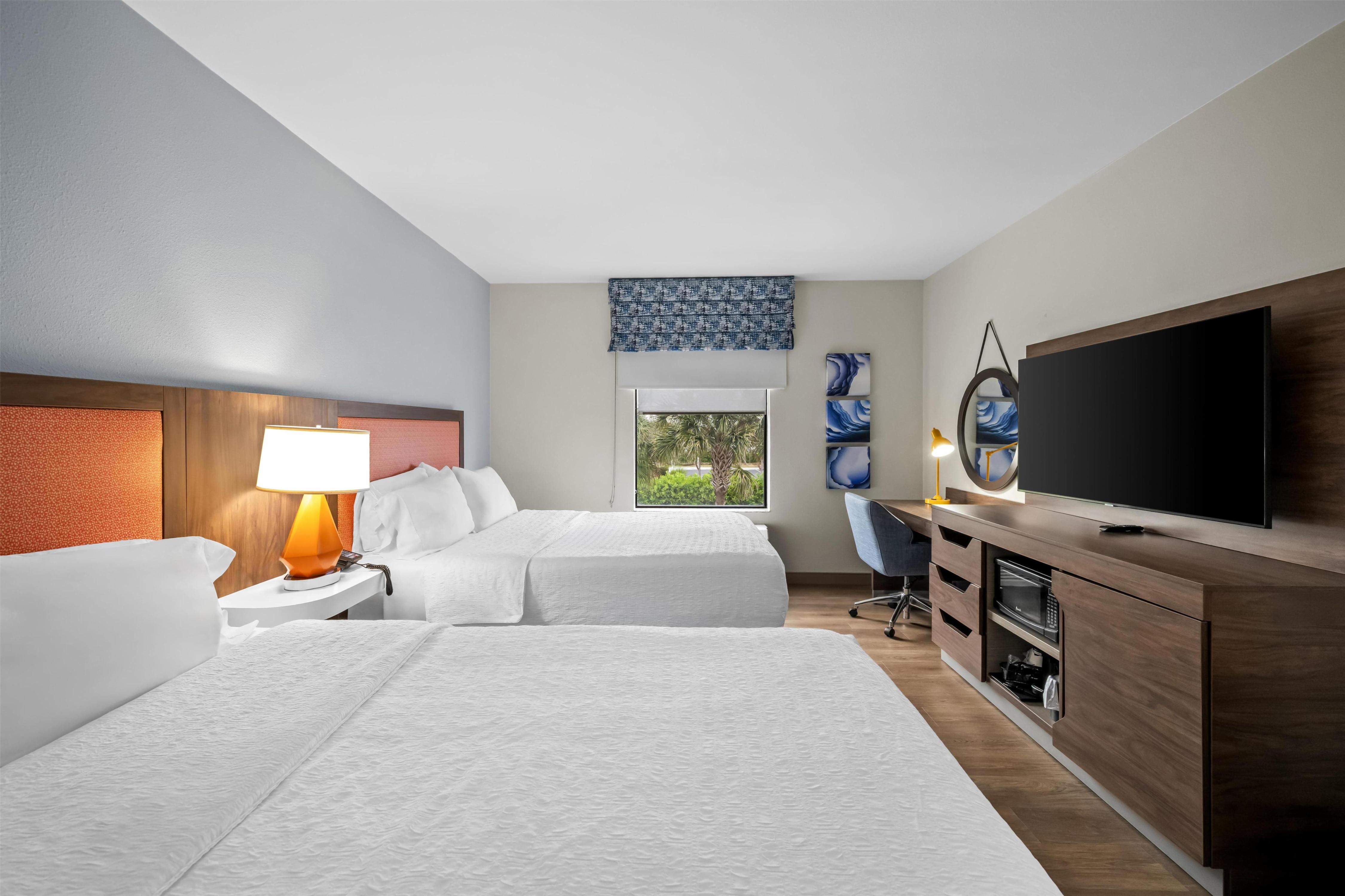 Hampton Inn & Suites Ft. Lauderdale West-Sawgrass/Tamarac - Tap to explore photos