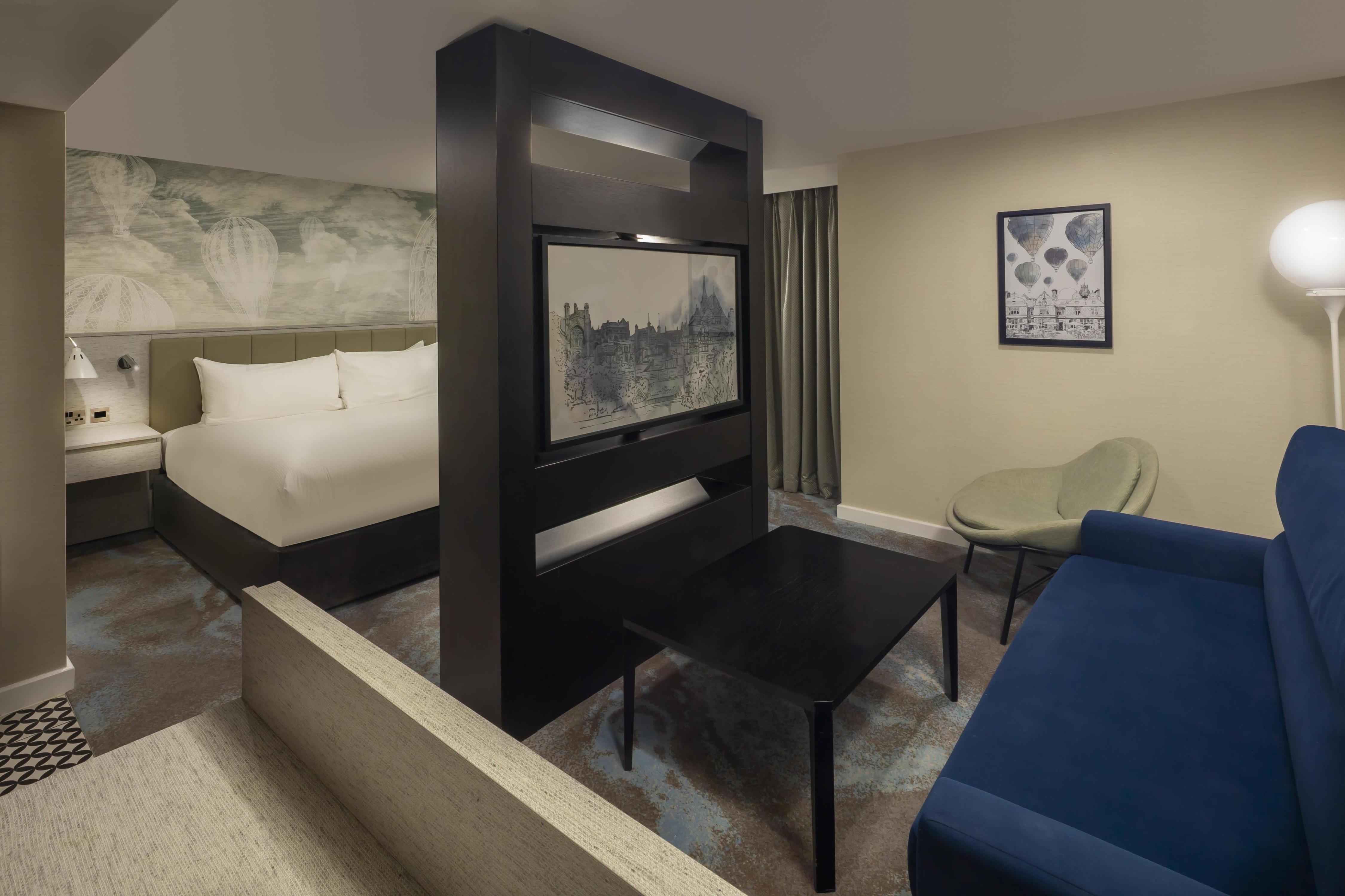 DoubleTree by Hilton Hotel and Spa Chester Room Type - DELUXE ROOM WITH KING BED