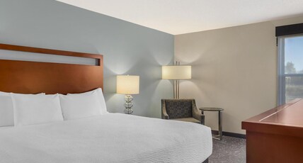Best Western Plus Bellingham Airport Hotel Room Type - 1 King Bed, Non-Smoking, Business Class, Microwave, Refrigerator, Full Breakfast Best Western Plus Bellingham Airport Hotel Room Type - 1 King Bed, Non-Smoking, Business Class, Microwave, Refrigerator, Full Breakfast
