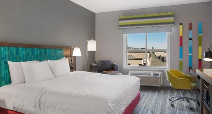 Hampton Inn by Hilton Kamloops Room Type - ACCESIBLE KING