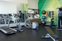 Holiday Inn Express Hotel & Suites Montreal Airport