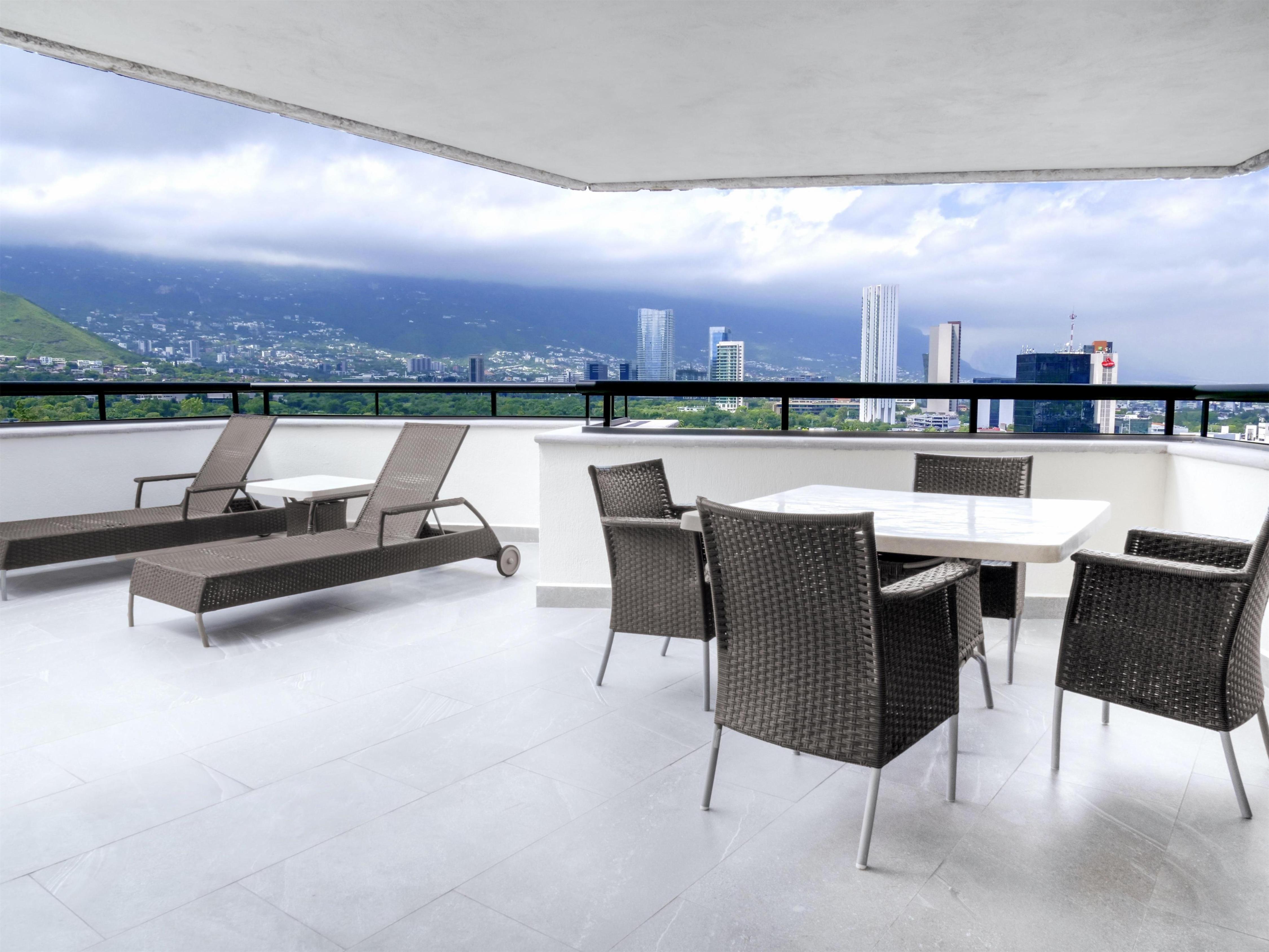 MS Milenium Monterrey, Curio Collection by Hilton