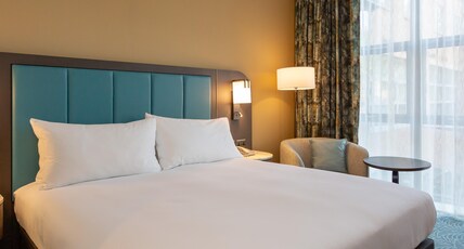 DoubleTree by Hilton Hotel - Nottingham Gateway Room Type - KING SUPERIOR ROOM