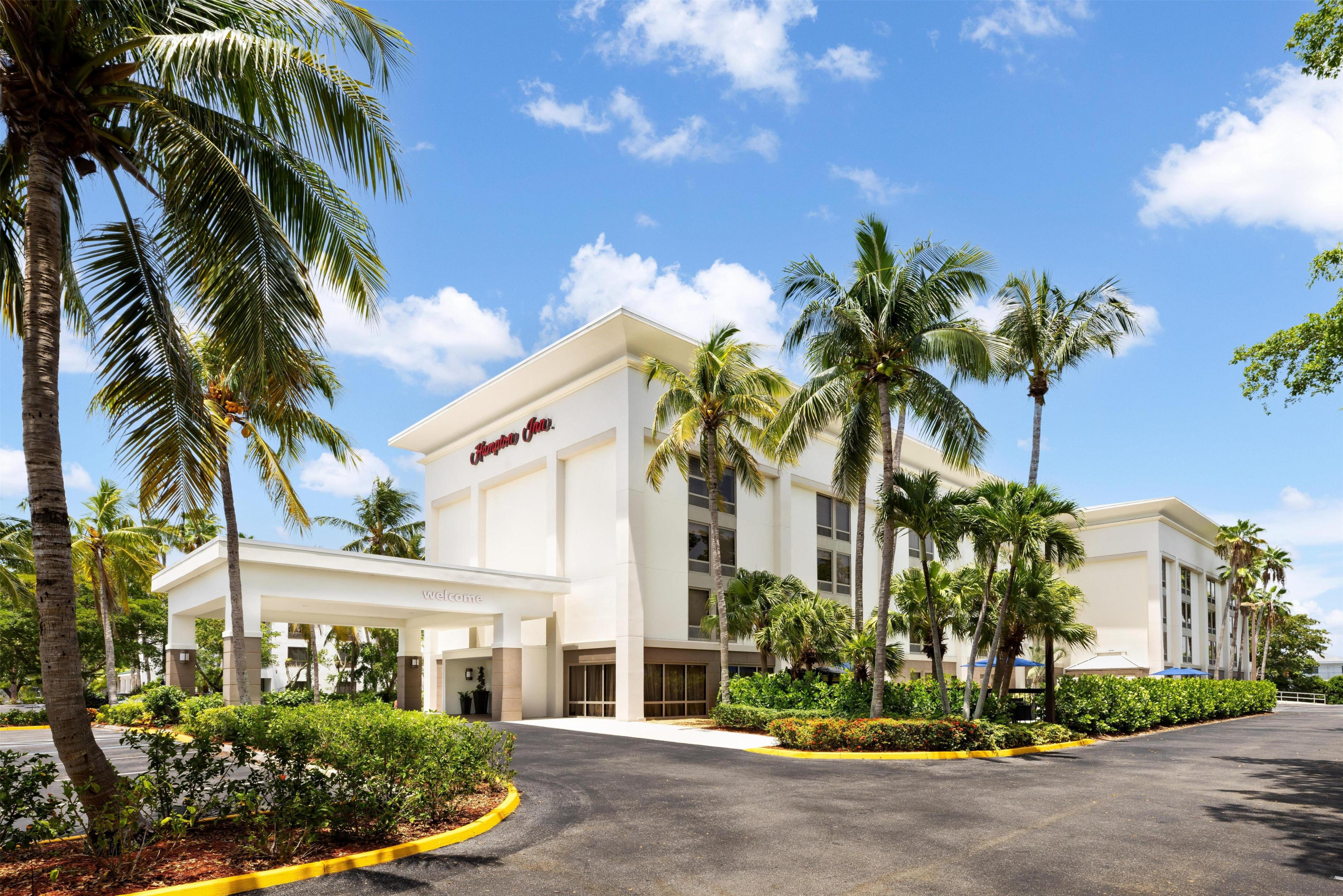 Hampton Inn Naples Central - Tap to explore photos