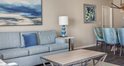 Hilton Grand Vacations at SeaWorld Room Type - 1KG 2QN 2 BEDROOM SUITE