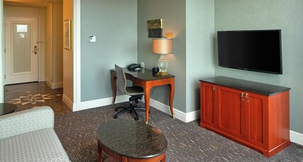 Hilton Lac-Leamy Room Type - 1KNG EXEC FL STE WHIRLPOOL