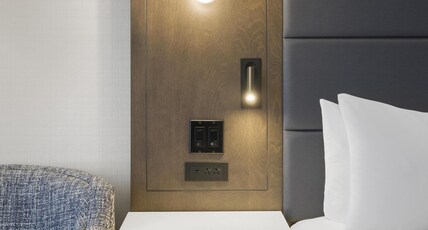 Best Western Premier Hotel Aristocrate Room Type - 1 King Bed, Non-Smoking, Executive Room, Hardwood Floors, Microwave And Refrigerator, Rain Shower