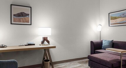 Hilton Garden Inn New Braunfels Room Type - 2QUEEN BEDS JR STE SOFA