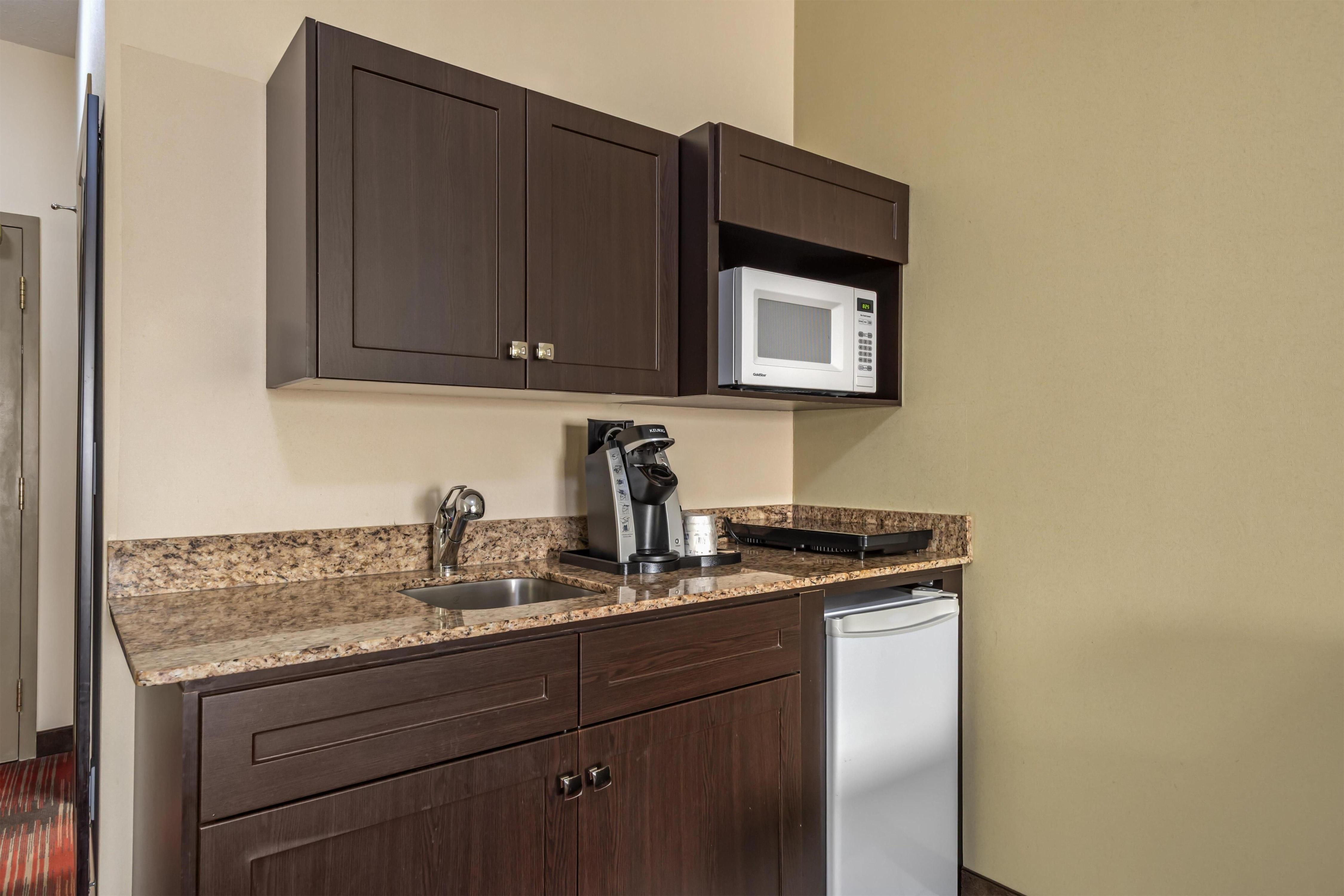 Best Western Plus Red Deer Inn and Suite - Tap to explore photos