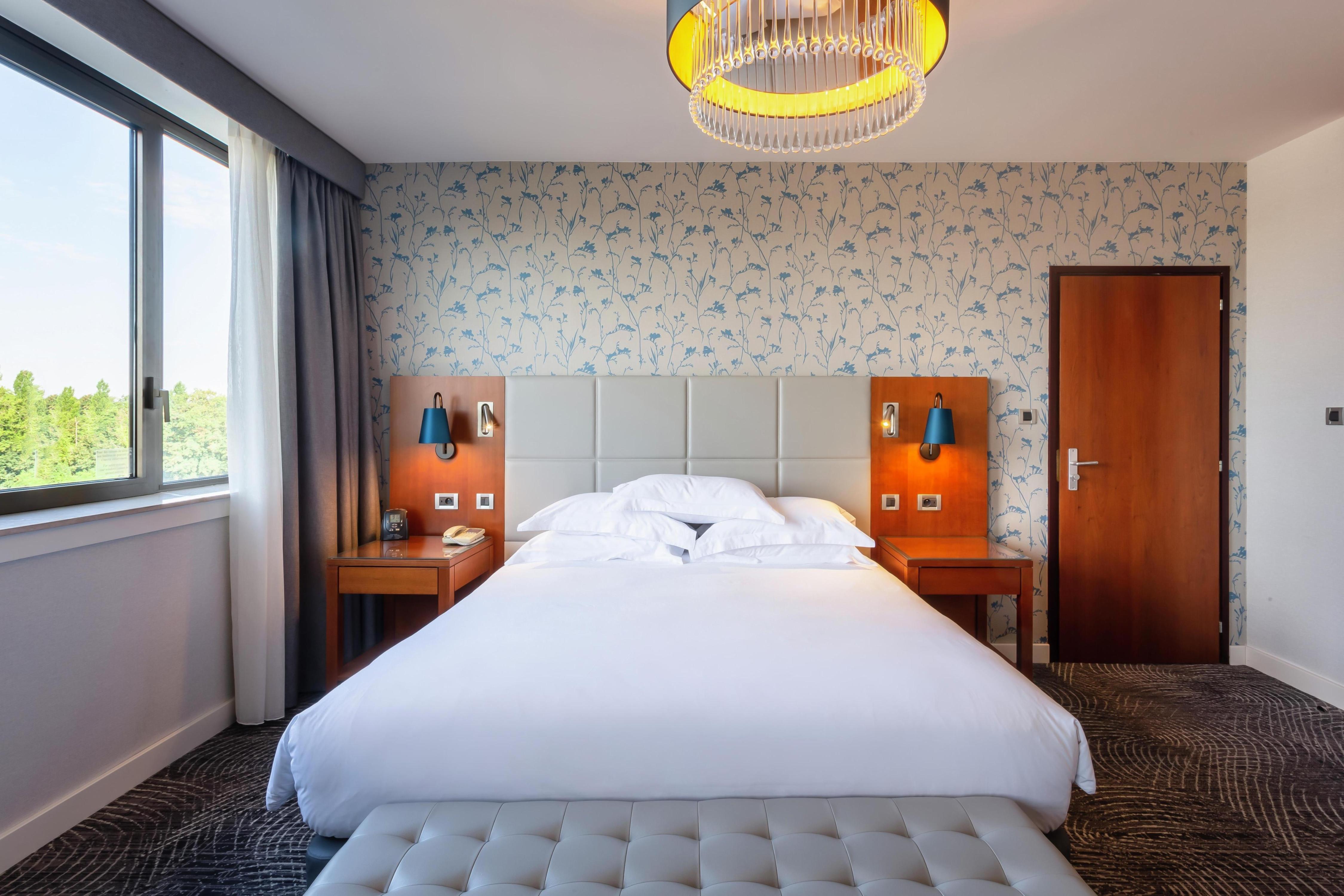 Hilton Strasbourg - Tap to explore photos