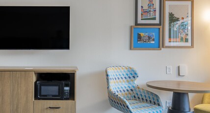 Hampton Inn & Suites Williamsburg Historic District Room Type - 2 QNS ACCESSIBLE W TUB NS