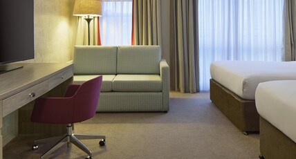 DoubleTree by Hilton York Room Type - FAMILY ROOM