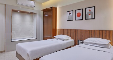 Hotel Karl Residency Room Type - Super Deluxe Twin