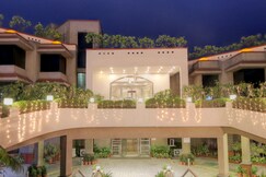 Luxera Hotel - Adjacent to Arjangarh Metro Station