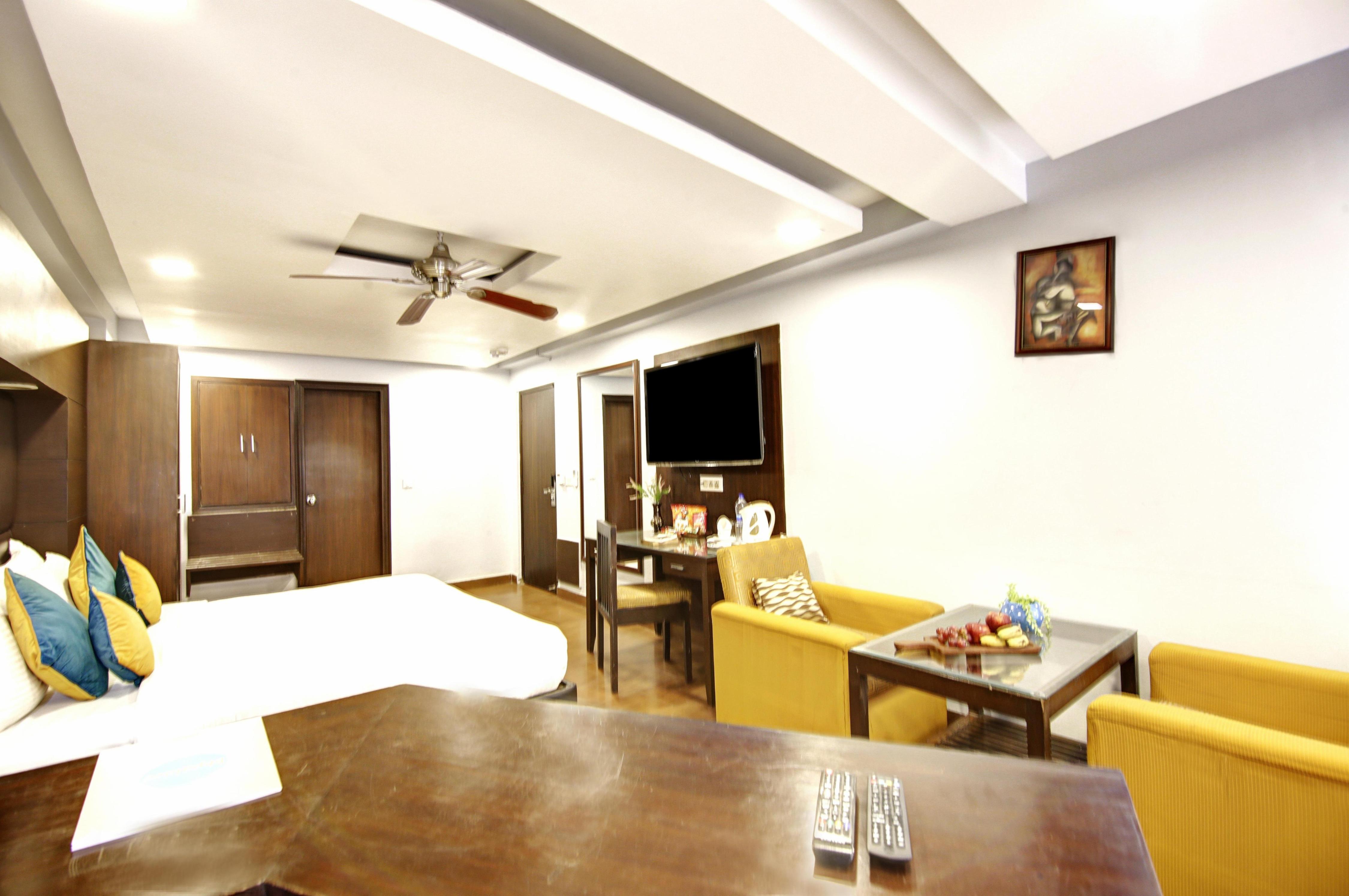 Hotel BB Palace Karol Bagh, New Delhi - Tap to explore photos