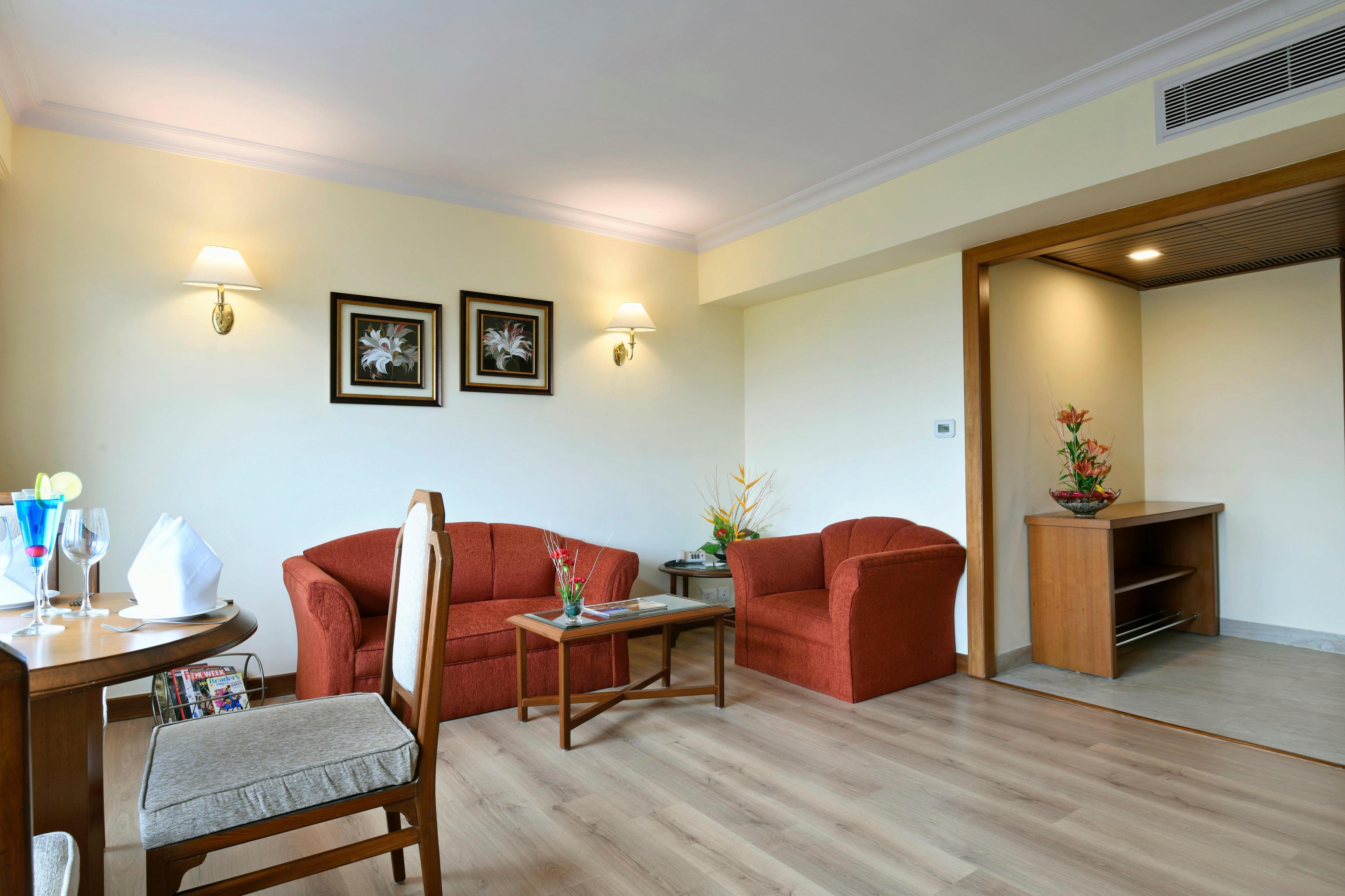 Peerless Hotel Kolkata Room Type - Chowringhee Suite