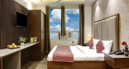 Hotel Kashish Plaza Room Type - Park View Suite Room