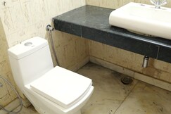 Hotel Kashish Plaza