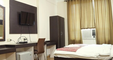 Hotel Kashish Plaza Room Type - Deluxe Room with Air Condition