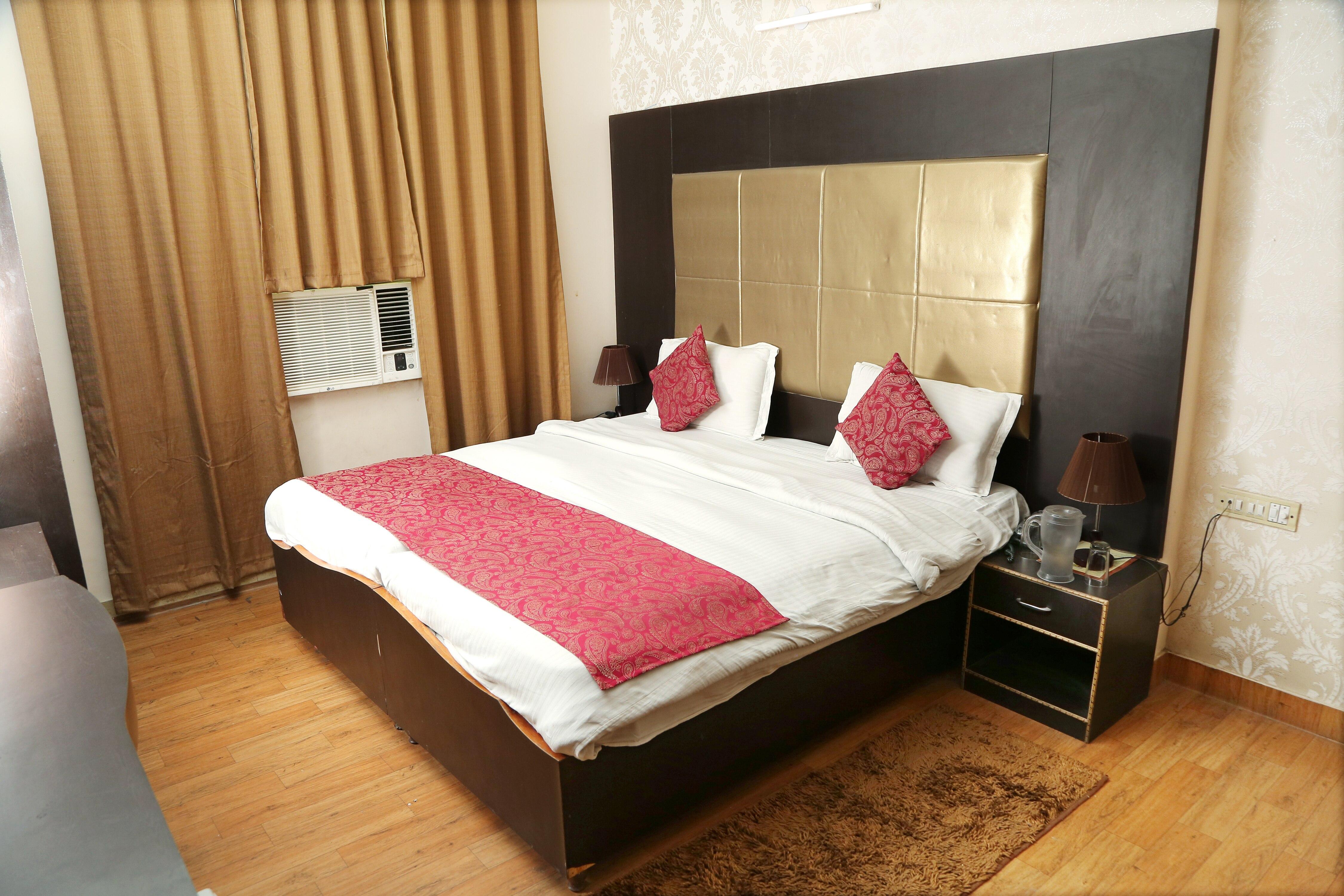Hotel Kashish Plaza - Tap to explore photos