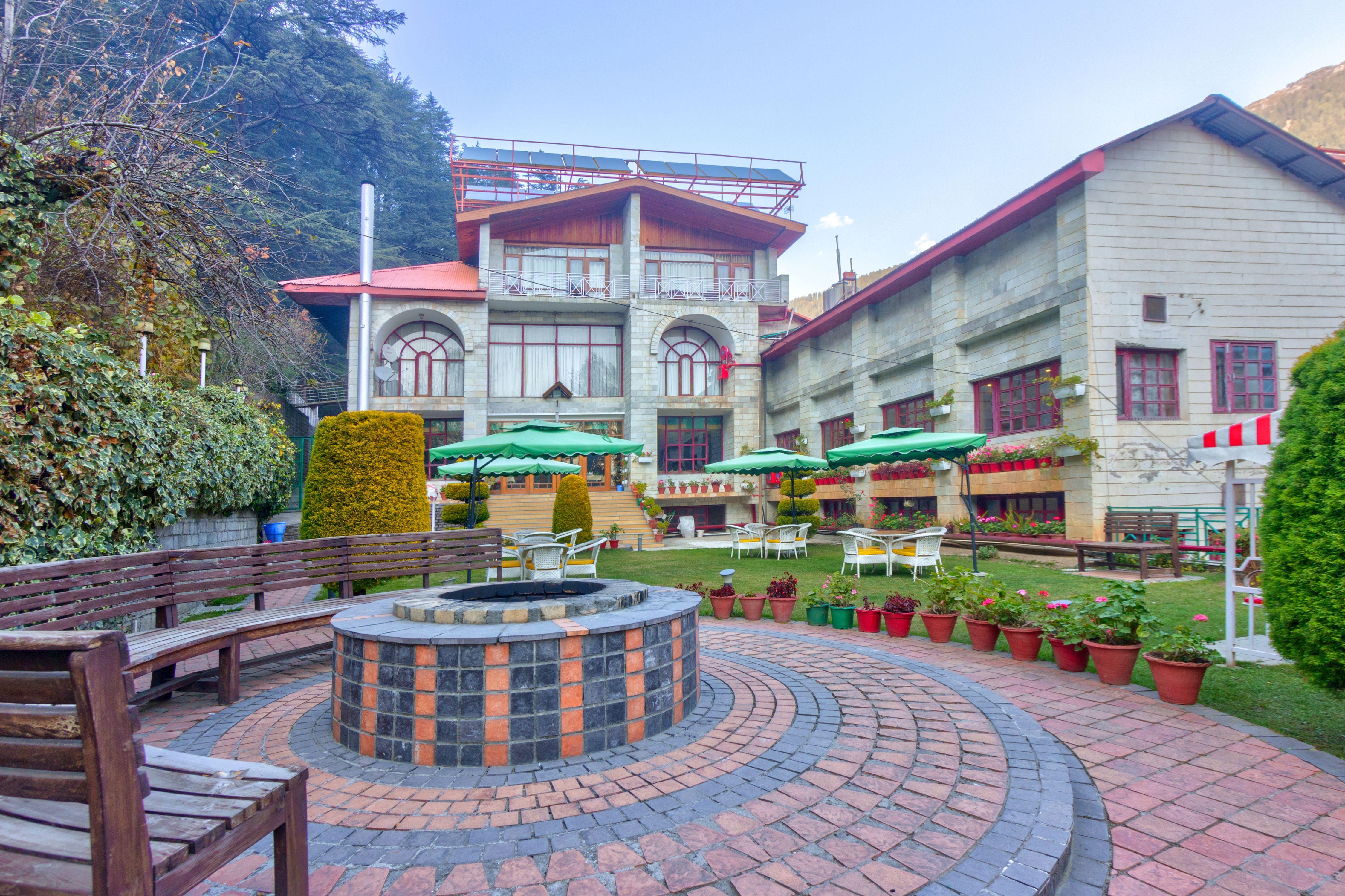 Shingar Regency - Centrally Heated Comfort (5 minutes drive from the Mall Road)