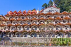 Shingar Regency - Centrally Heated Comfort (5 minutes drive from the Mall Road)