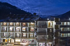 Sarthak Resorts