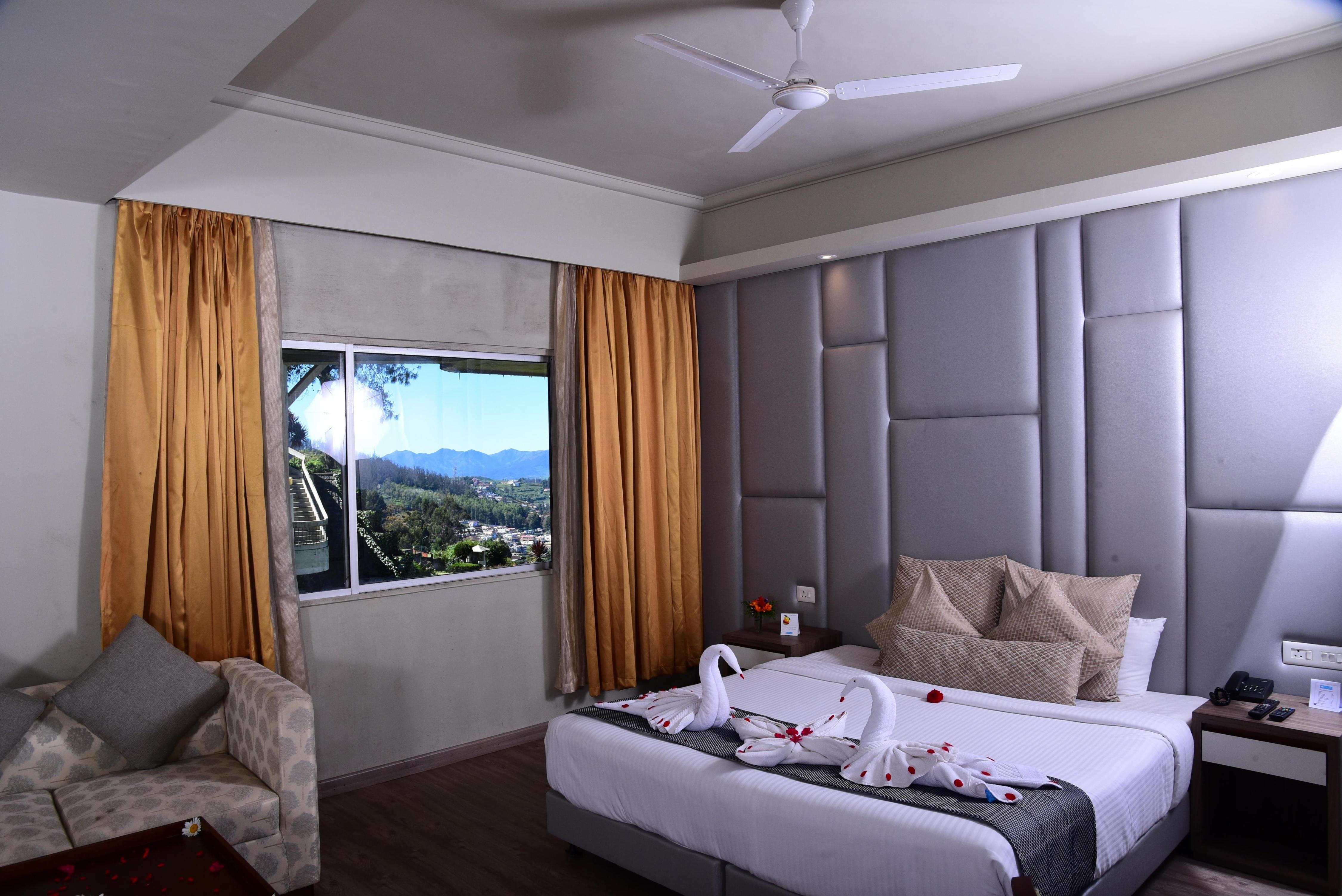 Sinclairs Retreat Ooty Room Type - Deluxe Suite (With Bathtub)
