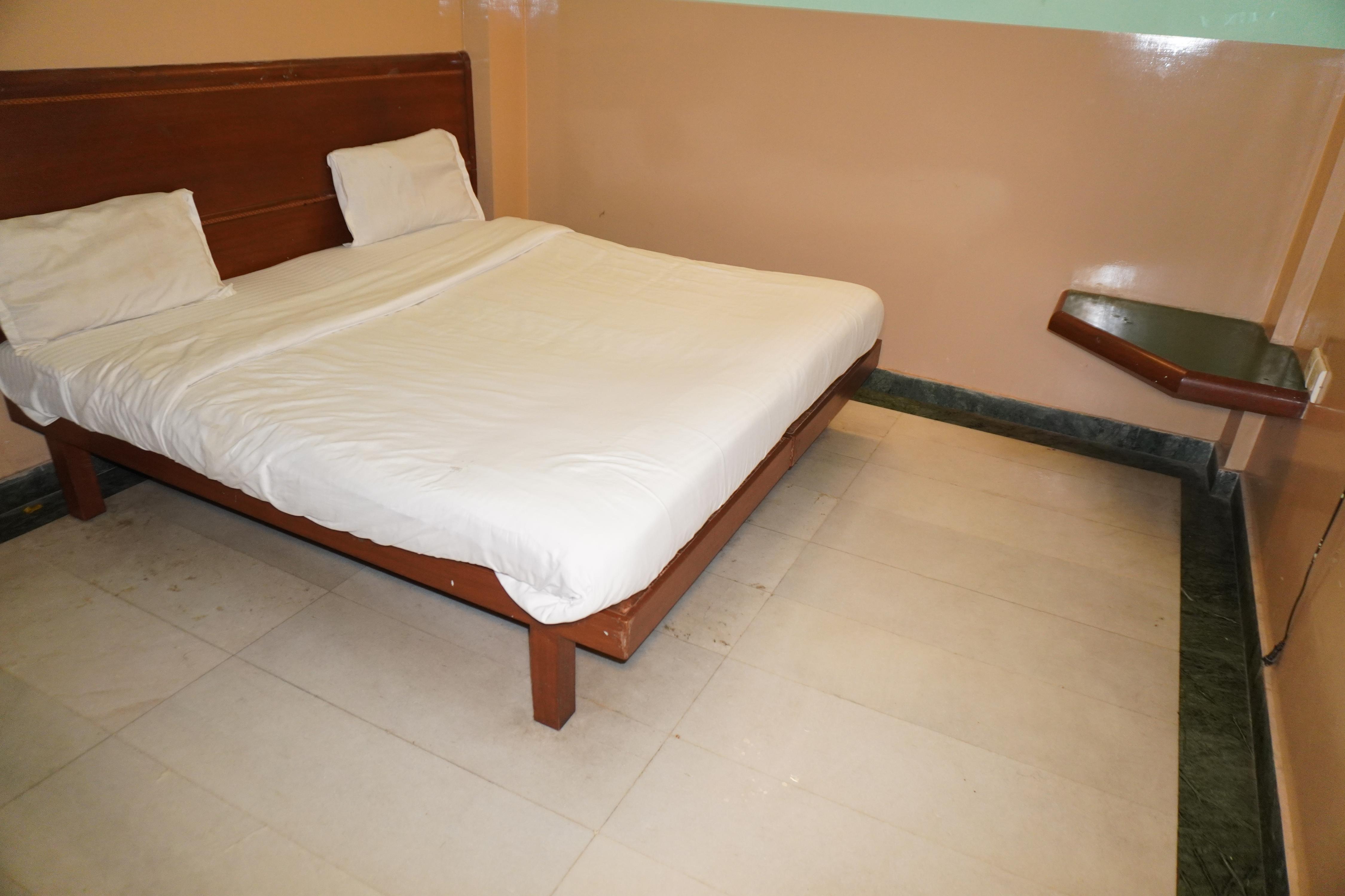 Blue Bird Hotel Room Type - Super Deluxe Room