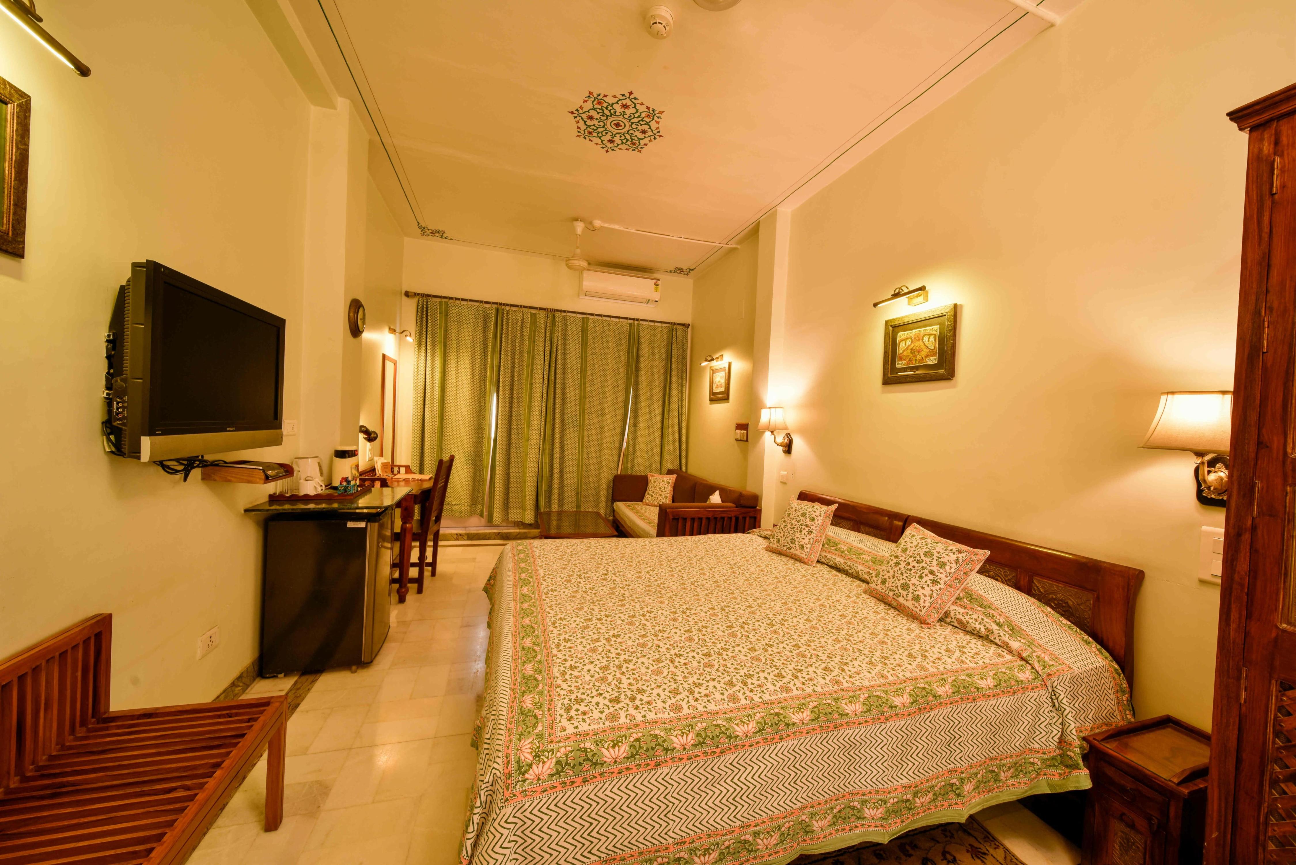 Hotel Arya Niwas Room Type - Deluxe Room