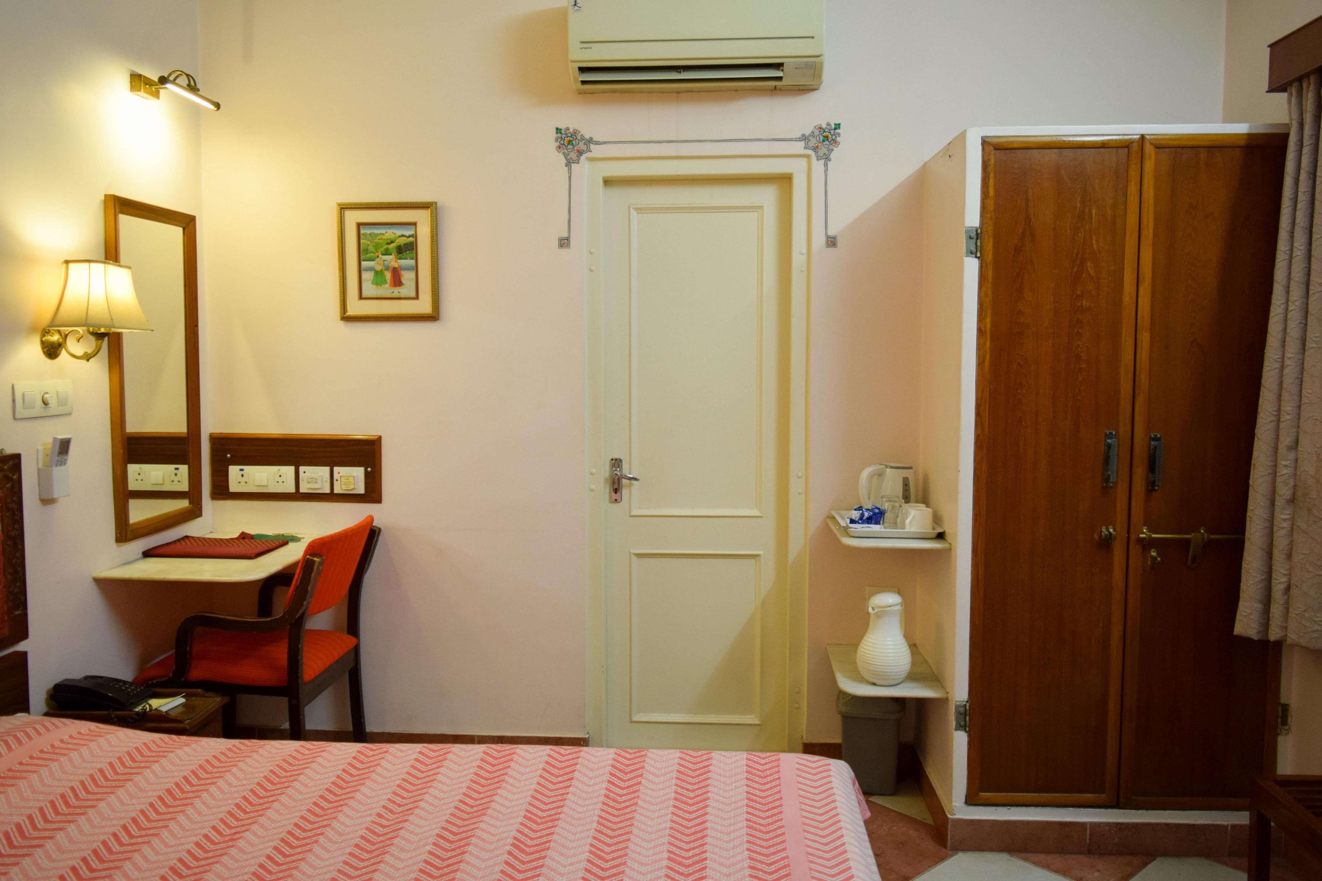 Hotel Arya Niwas Room Type - Executive Room (Pet Friendly Room)