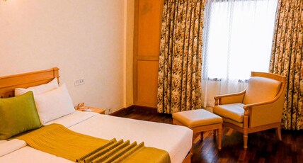 Abad Atrium Room Type - Suite Room with Bathtub