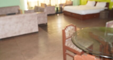 Hotel Maya International-500 Meter From Jaipur Junction Room Type - Suite Room with Bathtub Hotel Maya International-500 Meter From Jaipur Junction Room Type - Suite Room with Bathtub