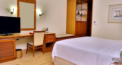 The Fern Kochi, Series by Marriott Room Type - Winter Green, Guest room, 1 King, Garden view The Fern Kochi, Series by Marriott Room Type - Winter Green, Guest room, 1 King, Garden view