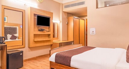 Hotel New Mamta Pure Veg Near By Dal Lake Room Type - Deluxe Room + Free Wifi