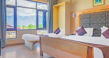 Hotel New Mamta Pure Veg Near By Dal Lake Room Type - Deluxe Room Triple Bed