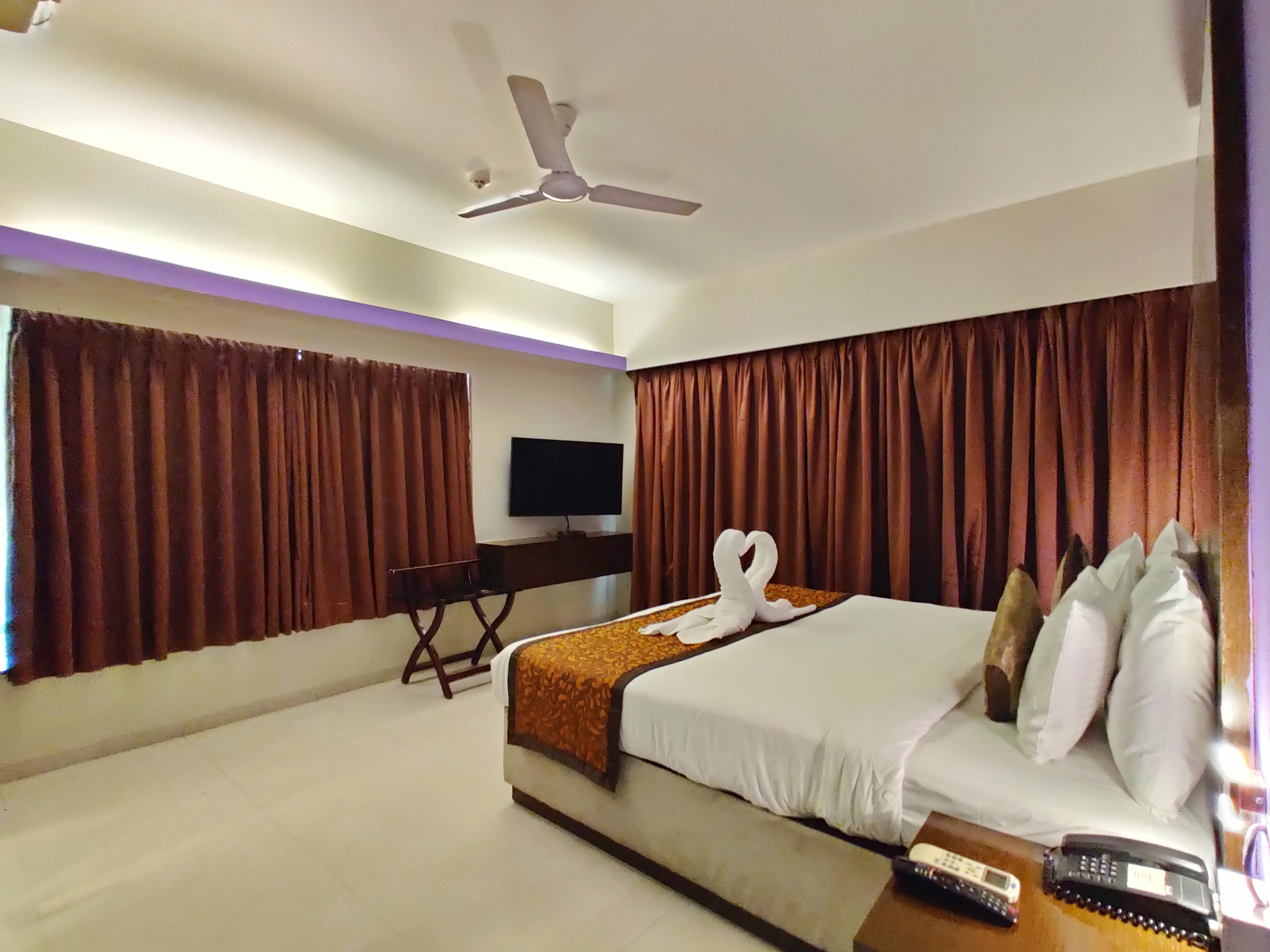 Citrus Hotel Lonavala - Tap to explore photos
