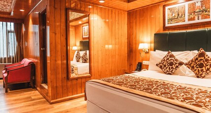 Heevan Retreat - Gondola & Ski Slope Side - Alpine Luxury Room Type - Deluxe Room - Pine View