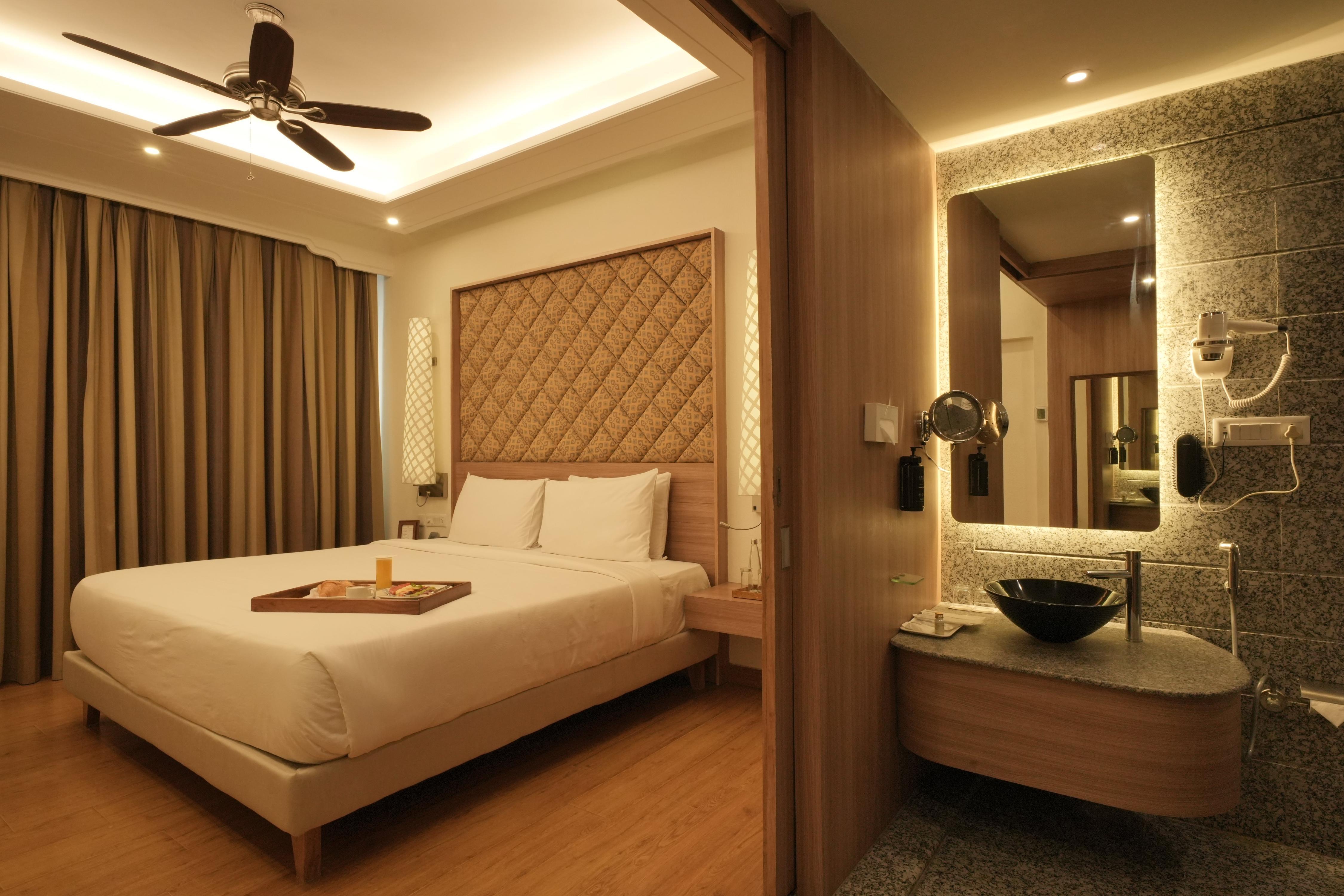 Clarks Amer - Tap to explore photos