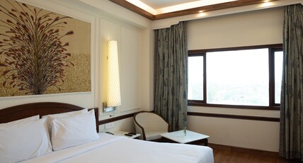 Clarks Amer Room Type - Deluxe King Bed Room