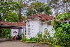 Neemrana's - Wallwood Garden