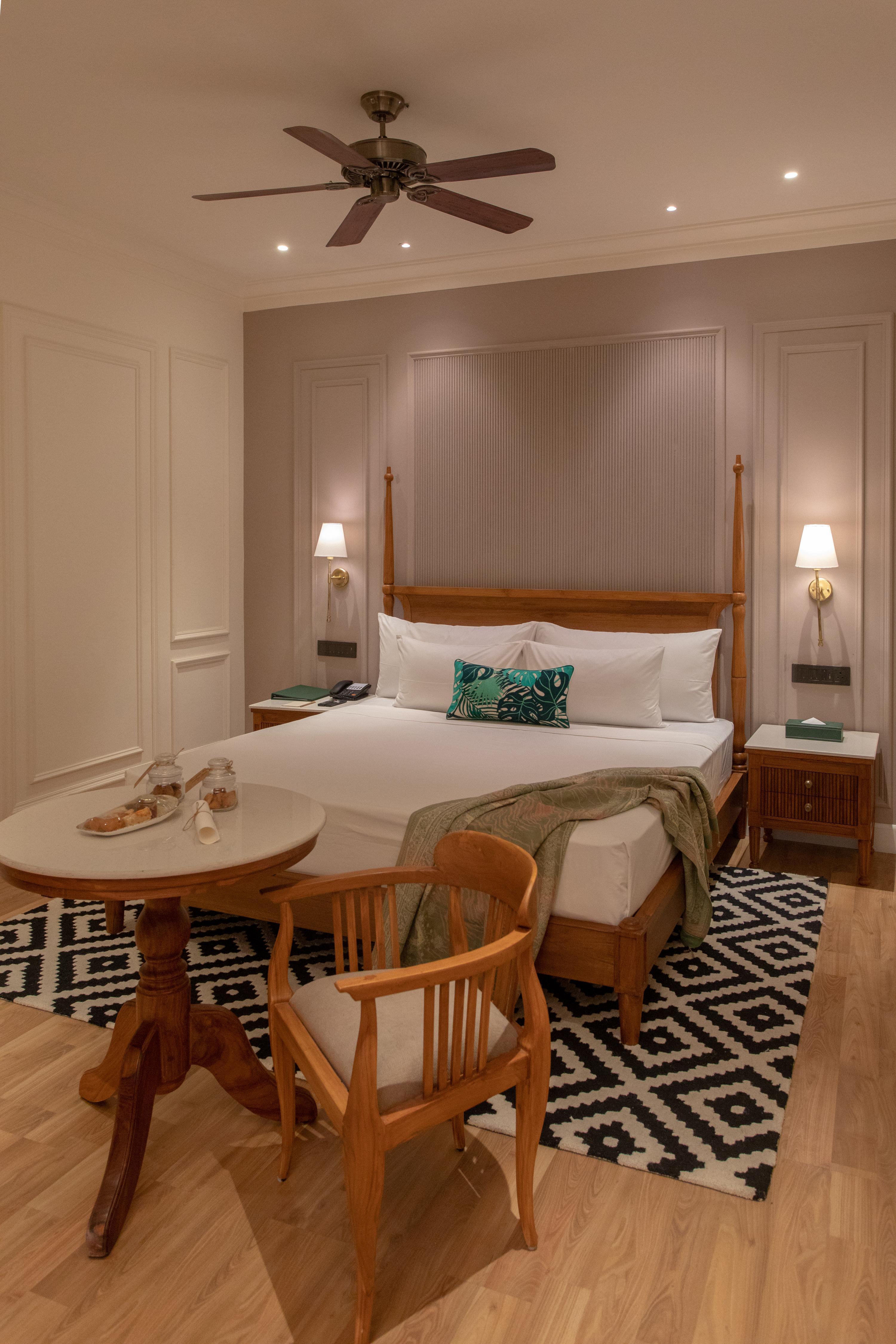 Hotel Arif Castle - Tap to explore photos