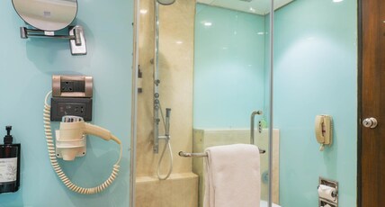 Hotel Royal Orchid Bangalore Room Type - Royal Club Twin Room - Non Smoking