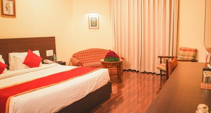 Ambassador Ajanta Hotel Room Type - Deluxe Room King Bed 