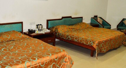 Hotel Ashray Room Type - Ashray Family Executive Four Bed A/C Room