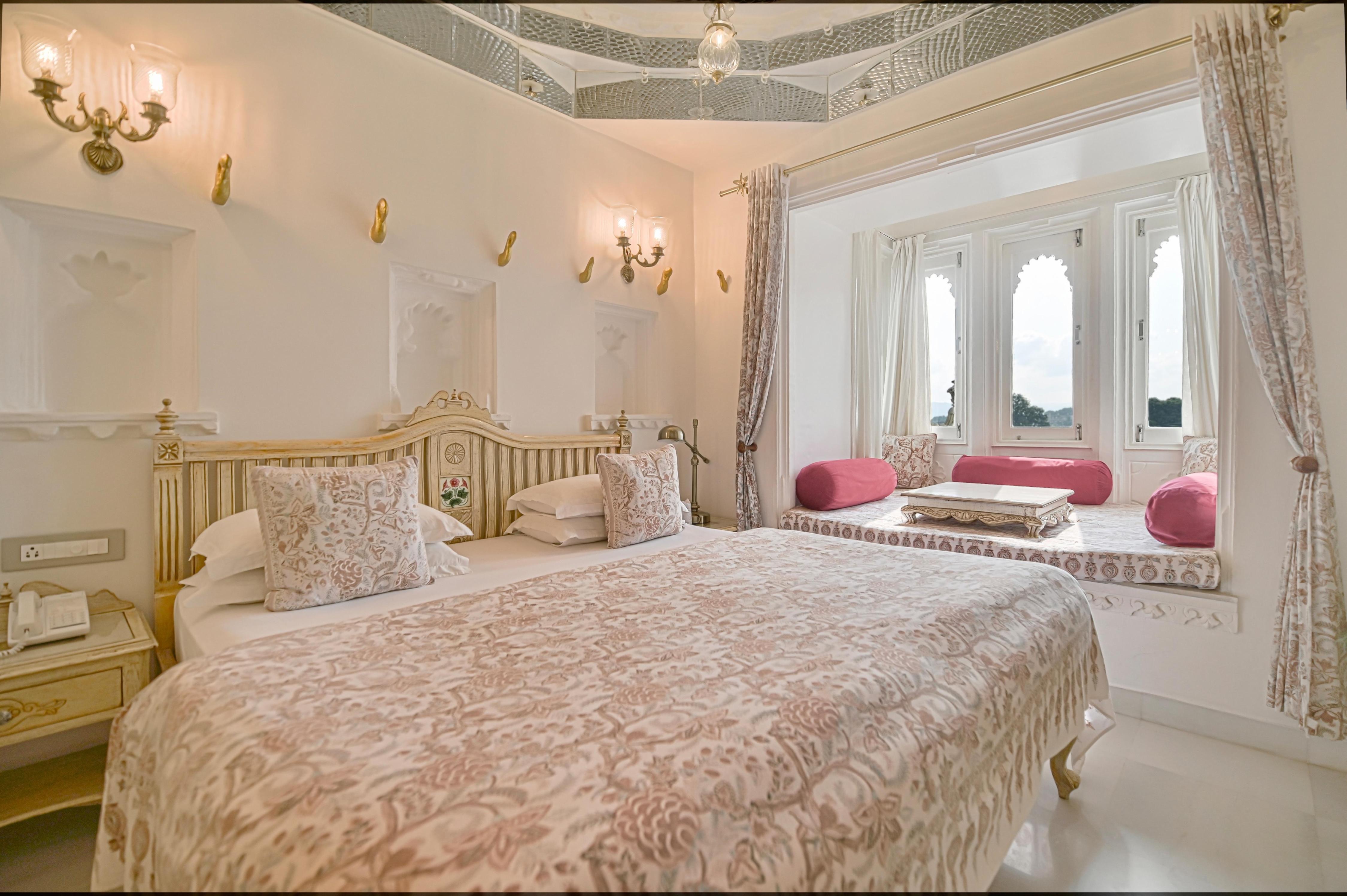 Hotel Jagat Niwas Palace Room Type - Jagat Lake Facing Suite
